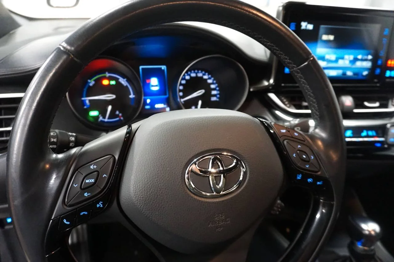 Toyota C-HR Hybrid CVT, 122hk, 2017