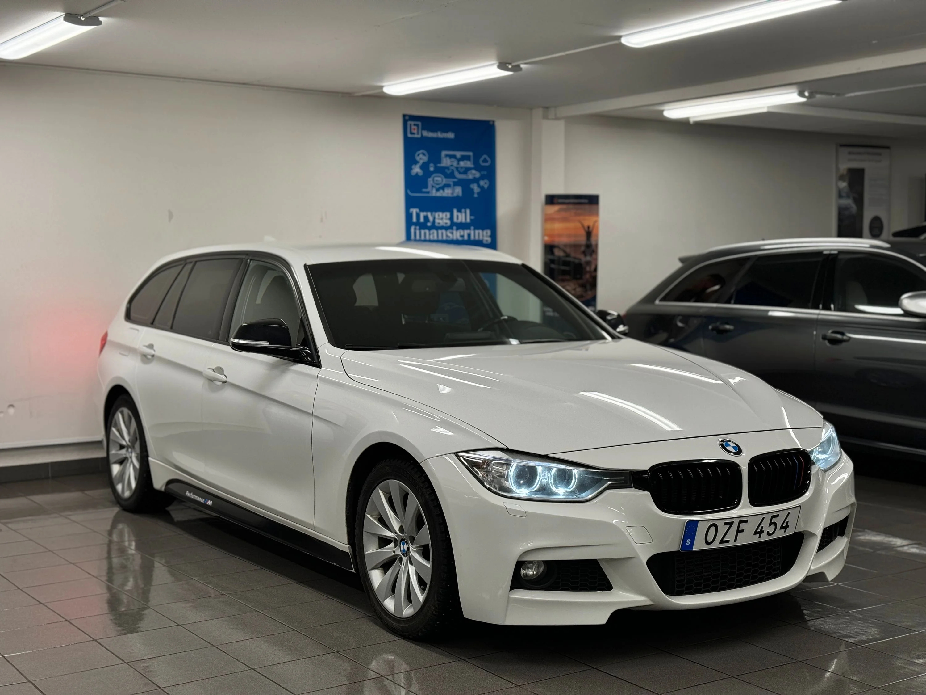 BMW 320d Touring Steptronic, 184hk, 2013