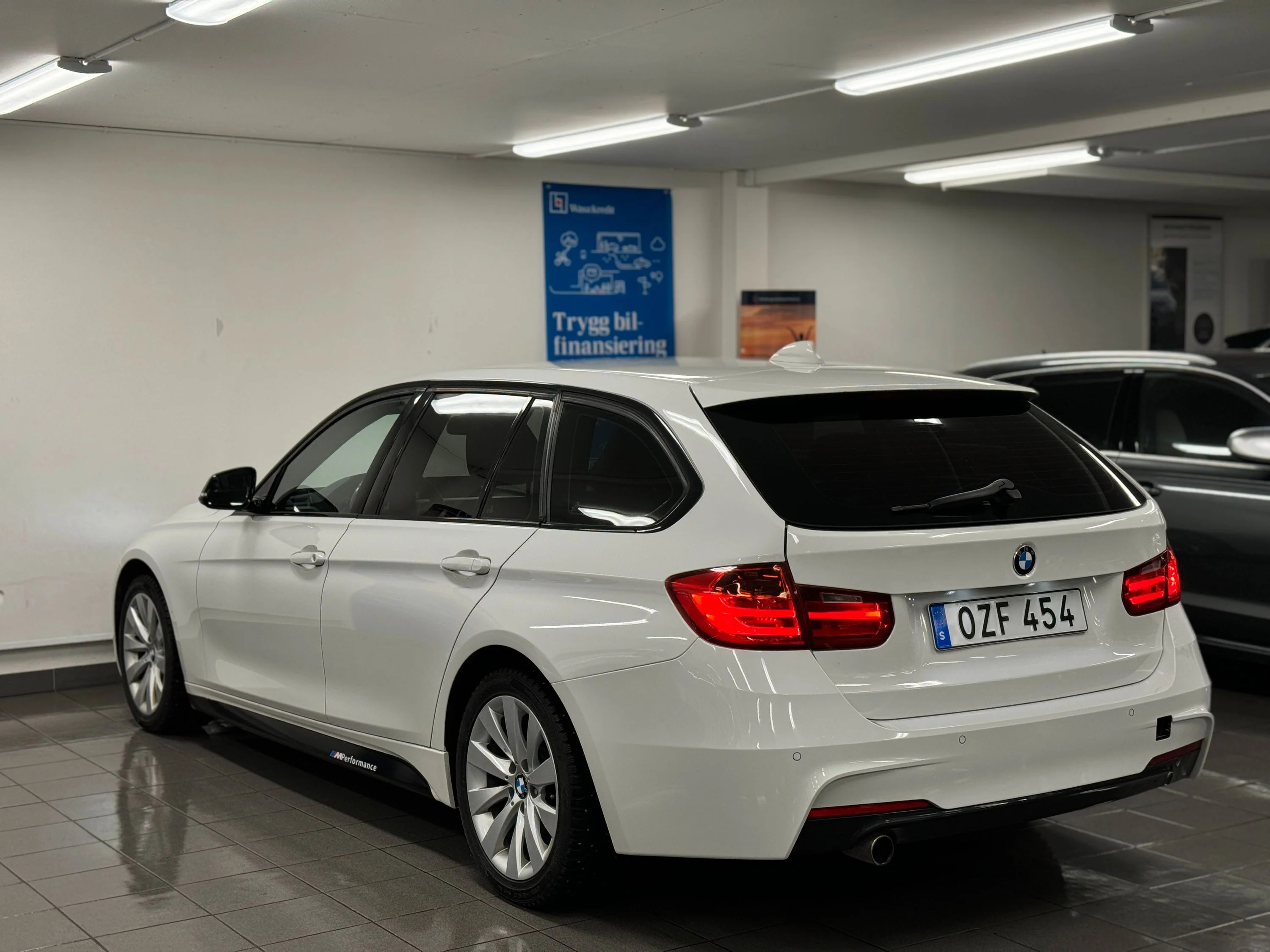 BMW 320d Touring Steptronic, 184hk, 2013