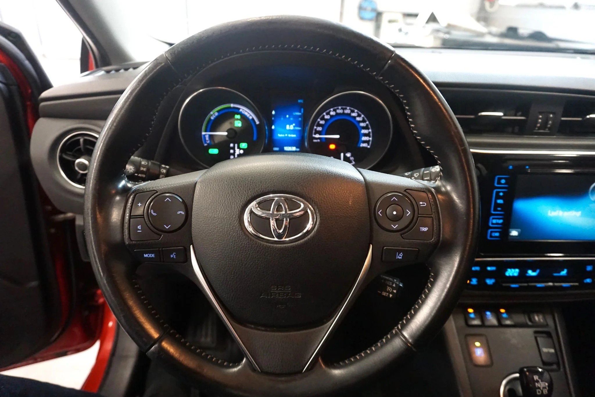 Toyota Auris Hybrid e-CVT, 136hk, 2017