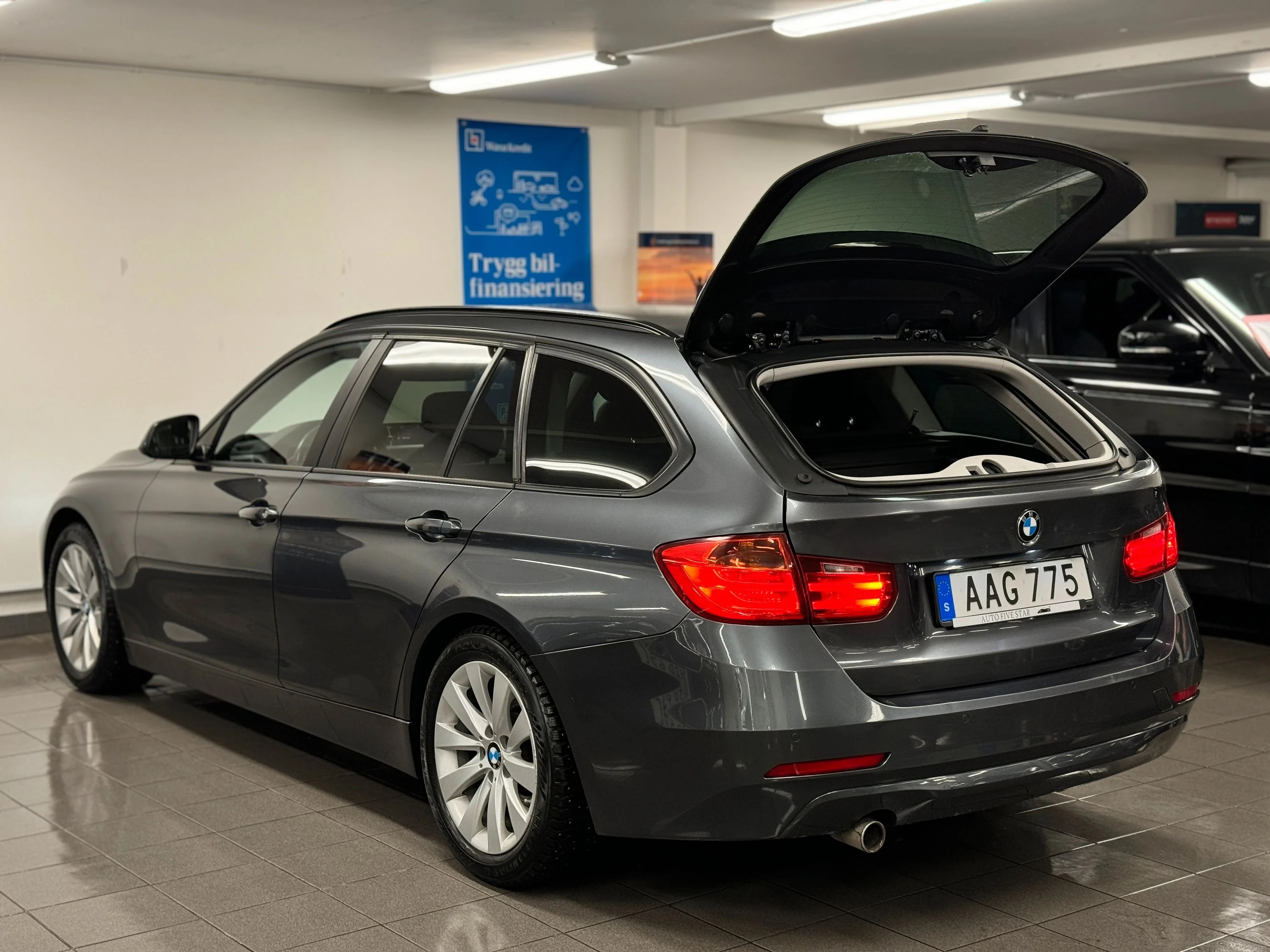 BMW 320d Touring Steptronic, 184hk, 2013